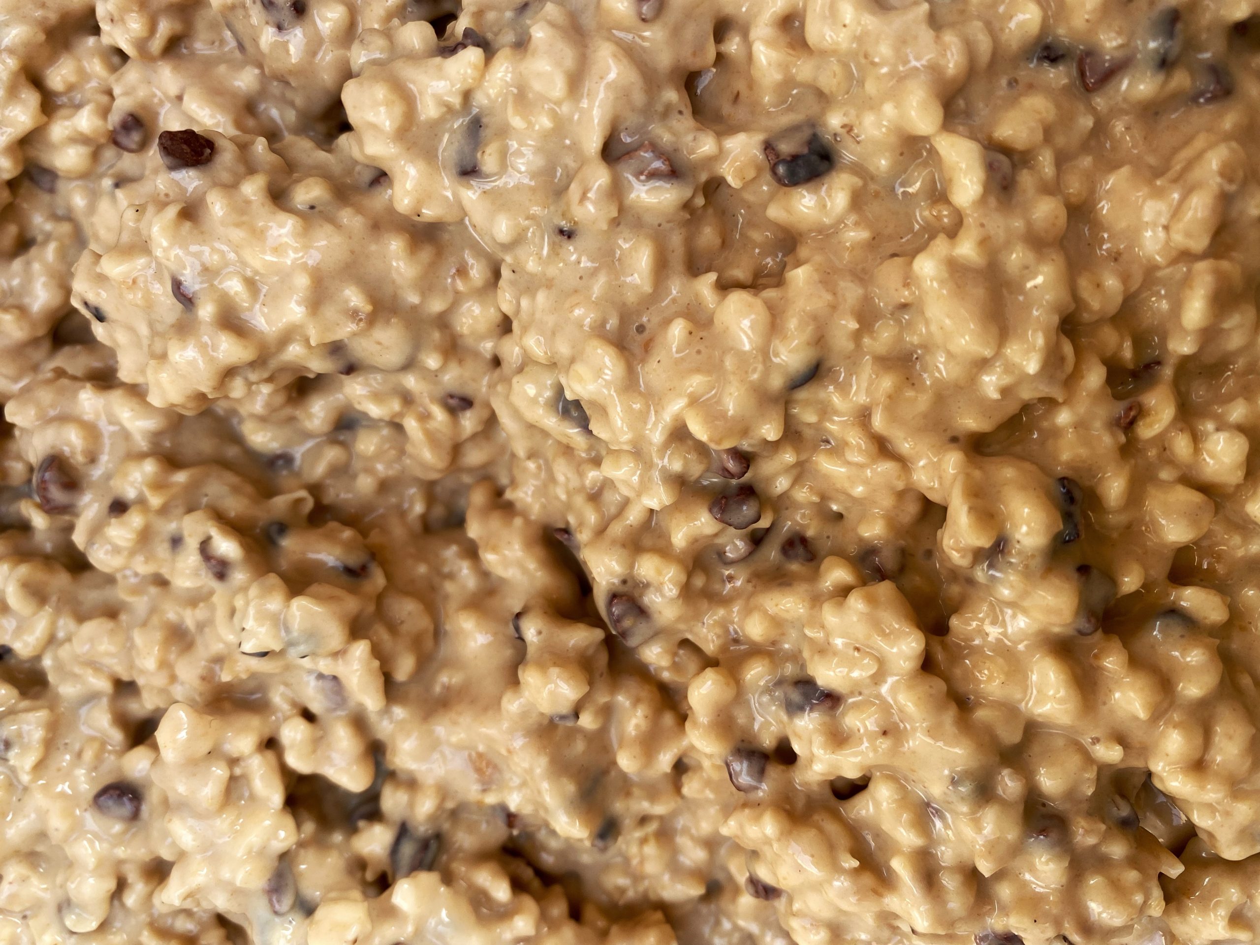 (Healthy) Chocolate Chip Cookie Dough Overnight Oats